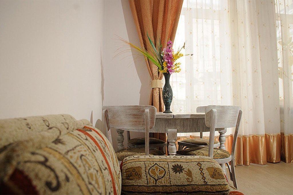Anna Apartments Leópolis Habitación foto